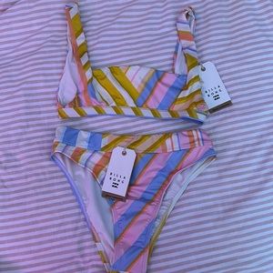 ⭐️BILLABONG STRIPPED SWIMSUIT⭐️